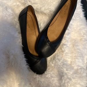 Vionic Spark Caroll Black Flats Orthotic Foot Support